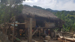 Ngôi nhà người dân nói lên sự khó khăn vất vả