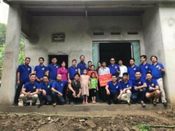 Trao nhà đại đoàn kết cho người dân Trao nhà đại đoàn kết cho người dân