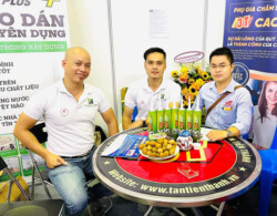 Đối tác và khách hàng tham quan gian hàng 3T