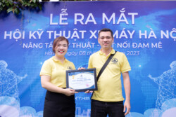 trao quà hội viên hội kỹ thuật xe máy hà nộitrao quà hội viên hội kỹ thuật xe máy hà nội