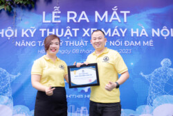 trao quà hội viên hội kỹ thuật xe máy hà nội